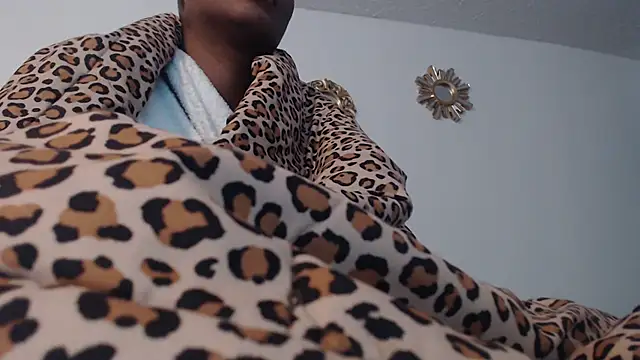 Snapshot of HoneyDripHer chatting on December 5, 2024, 10:17 am HoneyDripHer online show from December 5, 2024, 10:17 am