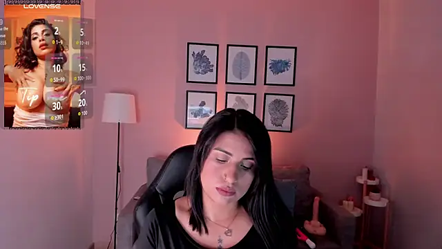 Snapshot of Galilea_Fox chatting on December 4, 2025, 4:00 am Galilea Fox online show from December 4, 2025, 4:00 am