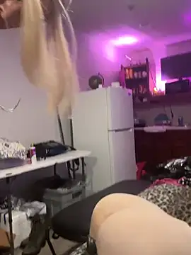 DreamGurlDaisyxh online show from April 2, 2026, 6:36 pm