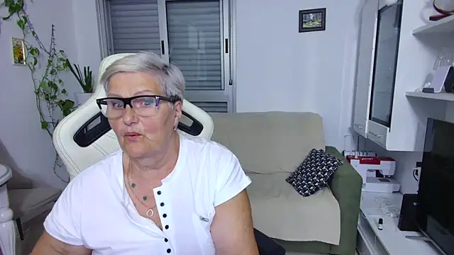 Selenna57 online show from May 19, 2026, 5:53 pm