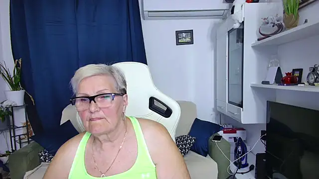 Selenna57 online show from May 5, 2026, 5:49 pm