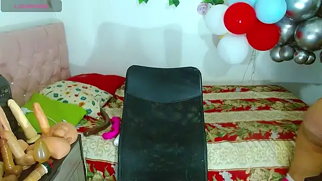 Snapshot of Alexaqueen1 chatting on November 24, 2025, 11:27 pm Alexaqueen1 online show from November 24, 2025, 11:27 pm