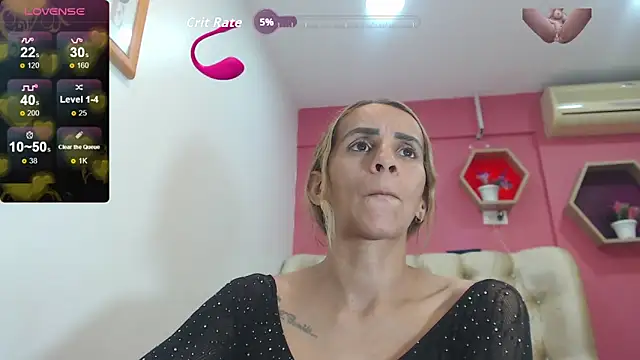 Snapshot of Amber_Moore chatting on February 14, 2026, 12:44 am Amber Moore online show from February 14, 2026, 12:44 am