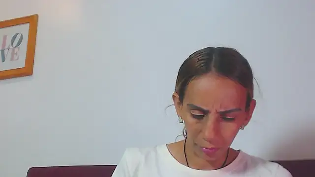 Snapshot of Amber_Moore chatting on June 24, 2026, 6:28 pm Amber Moore online show from June 24, 2026, 6:28 pm