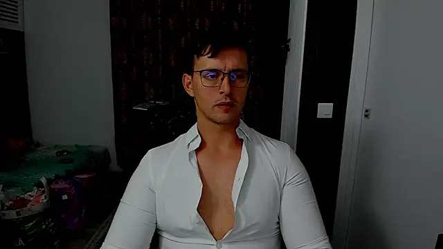 sexxymuscles4u online show from October 7, 2025, 11:44 am