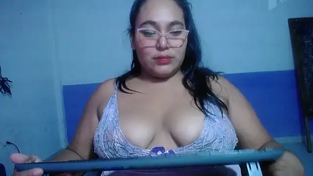 Snapshot of sirena_15 chatting on July 4, 2026, 5:03 am sirena 15 online show from July 4, 2026, 5:03 am