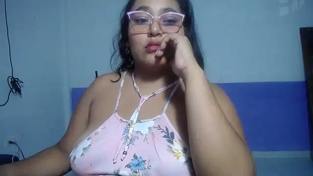Snapshot of sirena_15 chatting on June 18, 2026, 5:06 am sirena 15 online show from June 18, 2026, 5:06 am