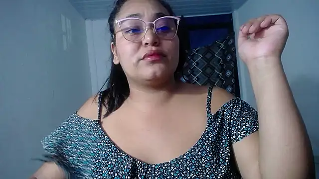 Snapshot of sirena_15 chatting on January 13, 2026, 2:04 am sirena 15 online show from January 13, 2026, 2:04 am