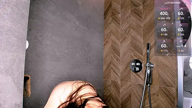 Snapshot of BondGirll chatting on December 15, 2025, 6:52 am BondGirll online show from December 15, 2025, 6:52 am