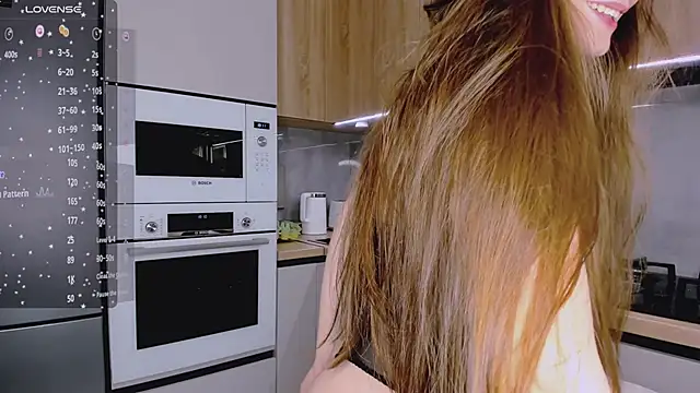 Snapshot of BondGirll chatting on March 16, 2025, 4:12 pm BondGirll online show from March 16, 2025, 4:12 pm