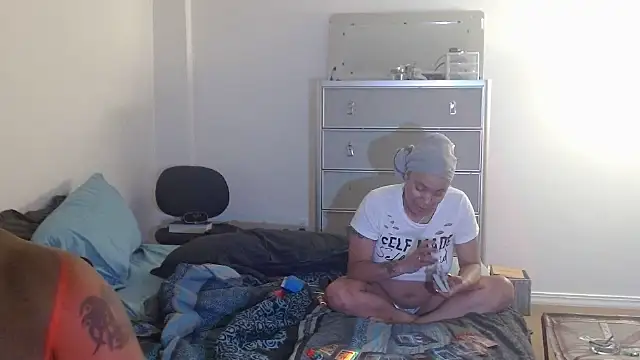 realninafame online show from March 7, 2025, 3:29 am