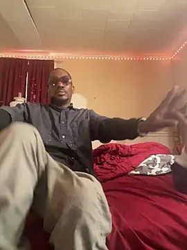 Snapshot of Makeyoucumallover chatting on March 17, 2026, 1:58 pm Makeyoucumallover online show from March 17, 2026, 1:58 pm