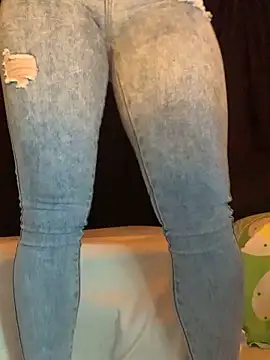 Estefani 32 online show from March 8, 2026, 3:48 pm