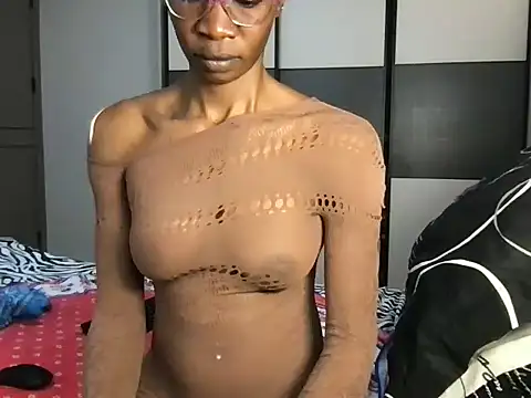 Snapshot of choco_petite chatting on February 28, 2025, 5:04 am choco petite online show from February 28, 2025, 5:04 am