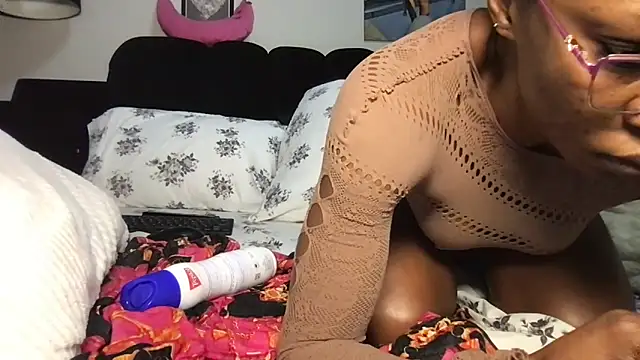 choco petite online show from April 8, 2026, 4:25 am