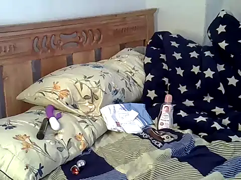 Snapshot of purplescarlet chatting on January 12, 2026, 1:40 pm purplescarlet online show from January 12, 2026, 1:40 pm