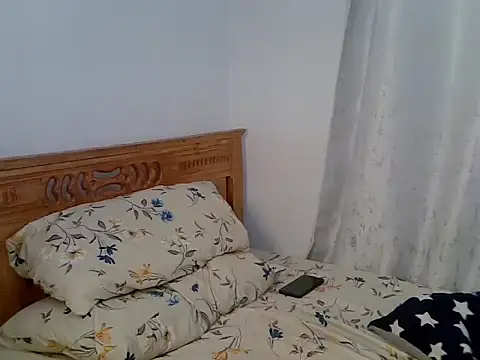 Snapshot of purplescarlet chatting on January 15, 2026, 1:31 am purplescarlet online show from January 15, 2026, 1:31 am