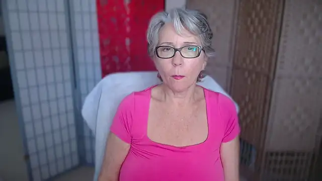 Snapshot of petradaniels chatting on July 18, 2026, 12:19 am petradaniels online show from July 18, 2026, 12:19 am