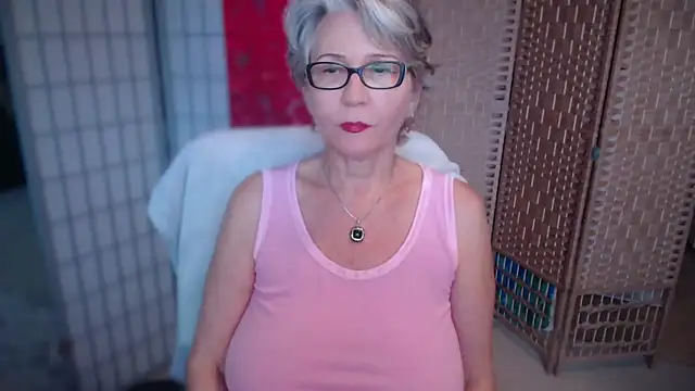 Snapshot of petradaniels chatting on July 16, 2026, 9:01 pm petradaniels online show from July 16, 2026, 9:01 pm