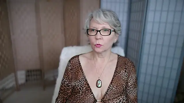 Snapshot of petradaniels chatting on February 13, 2026, 7:03 pm petradaniels online show from February 13, 2026, 7:03 pm