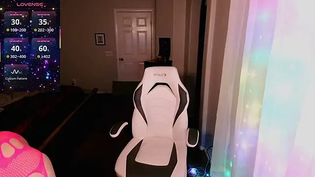 Snapshot of britteebee chatting on February 1, 2026, 5:38 am britteebee online show from February 1, 2026, 5:38 am