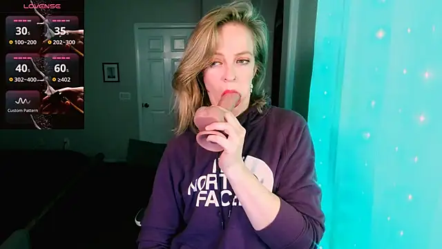 Snapshot of britteebee chatting on December 20, 2025, 5:32 am britteebee online show from December 20, 2025, 5:32 am