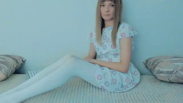 YourCaramel online show from September 11, 2025, 10:37 am