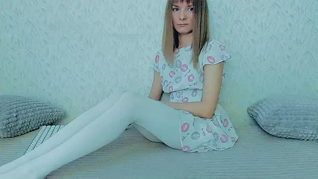 YourCaramel online show from February 26, 2025, 4:41 am