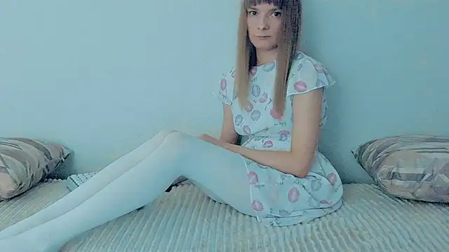 YourCaramel online show from September 10, 2025, 11:31 am