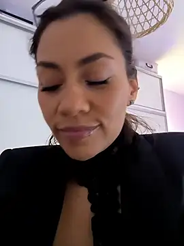 Snapshot of SamyJones9 chatting on November 2, 2025, 11:54 pm SamyJones9 online show from November 2, 2025, 11:54 pm