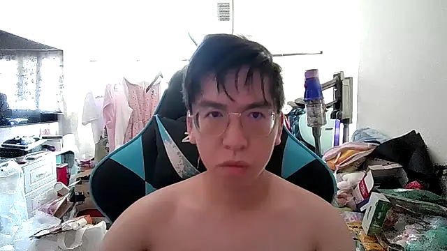 Snapshot of charlie_xdd chatting on April 26, 2026, 7:49 am charlie xdd online show from April 26, 2026, 7:49 am