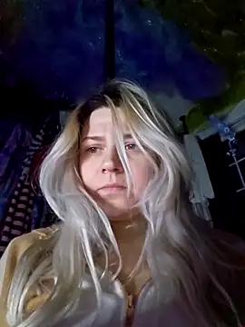 Snapshot of ScarletCallings420 chatting on February 14, 2025, 4:41 pm ScarletCallings420 online show from February 14, 2025, 4:41 pm