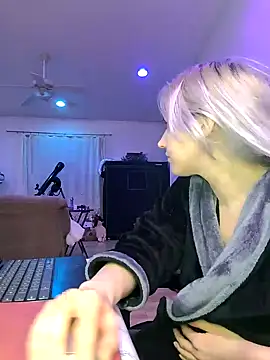 Snapshot of ScarletCallings420 chatting on January 24, 2025, 3:55 pm ScarletCallings420 online show from January 24, 2025, 3:55 pm