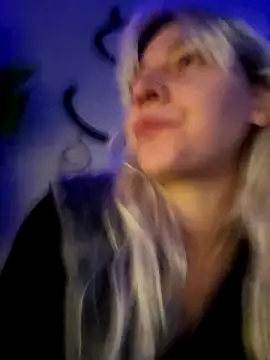 Snapshot of ScarletCallings420 chatting on November 3, 2025, 5:27 pm ScarletCallings420 online show from November 3, 2025, 5:27 pm