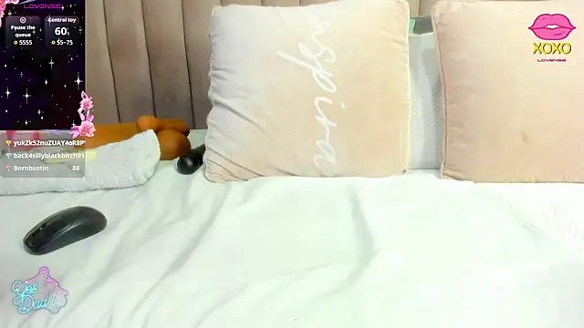 Snapshot of CristinSexy chatting on April 15, 2026, 10:43 am CristinSexy online show from April 15, 2026, 10:43 am