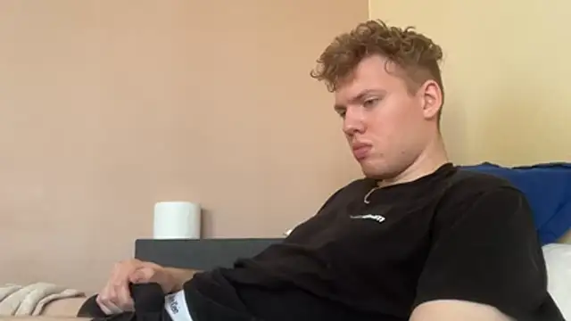 Snapshot of sexybooii6968 chatting on November 2, 2025, 12:10 pm sexybooii6968 online show from November 2, 2025, 12:10 pm