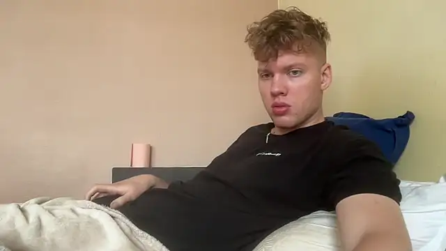 Snapshot of sexybooii6968 chatting on July 5, 2026, 10:22 am sexybooii6968 online show from July 5, 2026, 10:22 am