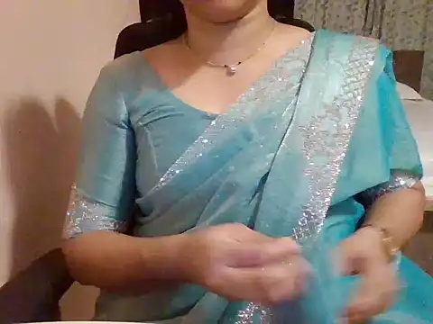 Snapshot of Pinky_4 chatting on November 15, 2025, 10:47 pm Pinky 4 online show from November 15, 2025, 10:47 pm