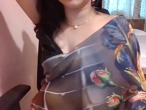 Snapshot of Pinky_4 chatting on December 5, 2025, 10:58 am Pinky 4 online show from December 5, 2025, 10:58 am