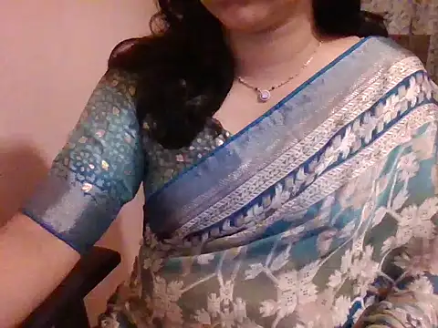 Snapshot of Pinky_4 chatting on November 1, 2025, 1:38 pm Pinky 4 online show from November 1, 2025, 1:38 pm