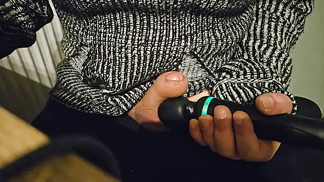 Snapshot of drm4ple3 chatting on January 10, 2026, 4:57 pm drm4ple3 online show from January 10, 2026, 4:57 pm