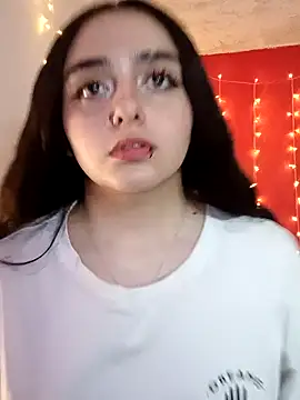 IvonneT online show from February 5, 2025, 3:45 am