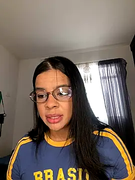 Snapshot of trianawhite chatting on November 13, 2025, 3:49 pm trianawhite online show from November 13, 2025, 3:49 pm