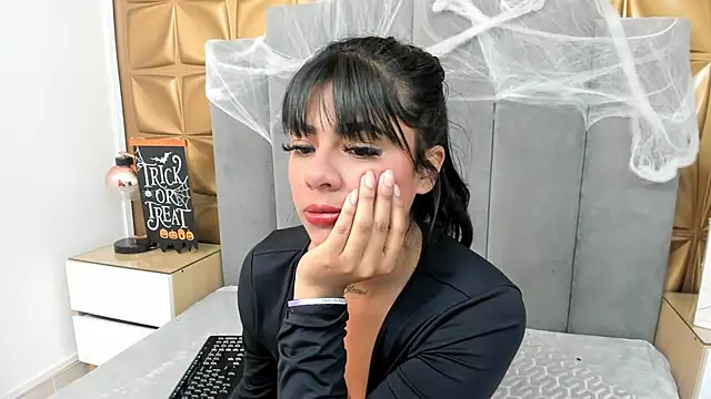 Snapshot of melani_dream chatting on October 15, 2025, 1:41 pm melani dream online show from October 15, 2025, 1:41 pm