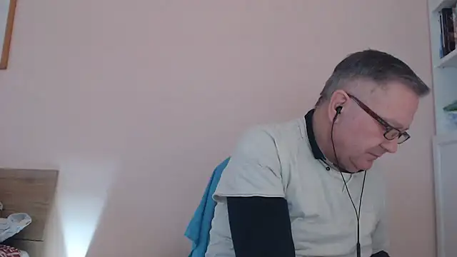 YOU6me online show from November 10, 2025, 3:17 pm