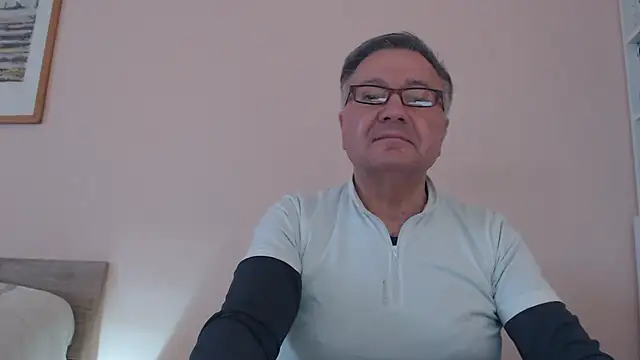 YOU6me online show from December 1, 2025, 2:07 pm