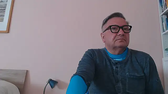Snapshot of YOU6me chatting on April 20, 2026, 7:11 am YOU6me online show from April 20, 2026, 7:11 am