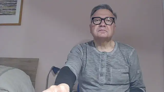 Snapshot of YOU6me chatting on April 30, 2026, 7:48 am YOU6me online show from April 30, 2026, 7:48 am