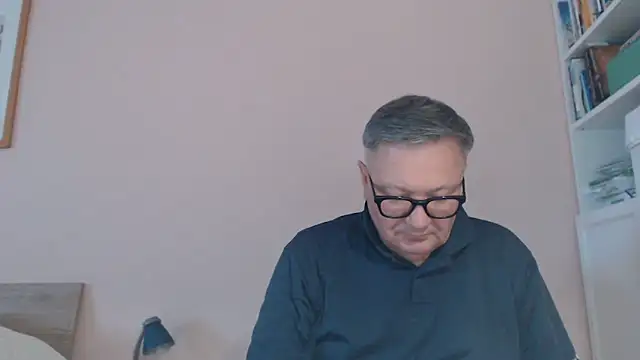 Snapshot of YOU6me chatting on May 11, 2026, 4:04 pm YOU6me online show from May 11, 2026, 4:04 pm