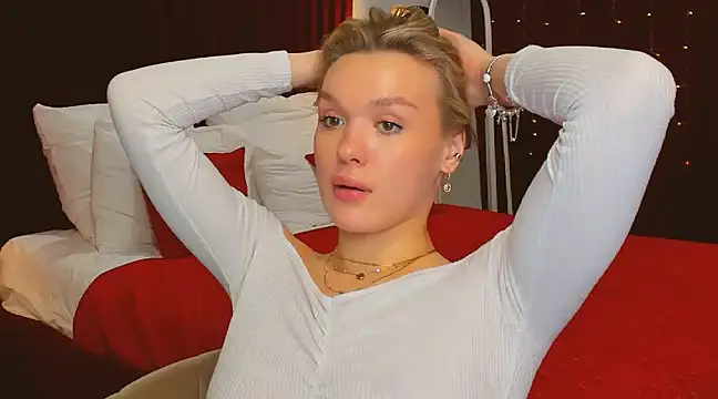 Snapshot of ChrystalKiss chatting on January 14, 2025, 10:59 am ChrystalKiss online show from January 14, 2025, 10:59 am